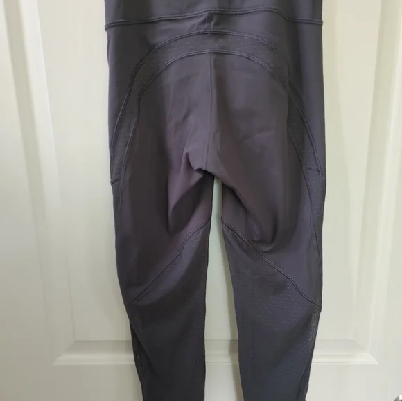 Lululemon Charcoal Grey Crop Leggings ~ Size 4 - Picture 5 of 14